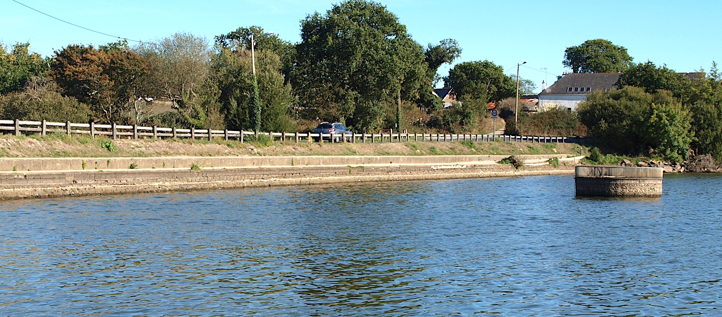 Digue barrage de l'étang du Bois Joalland