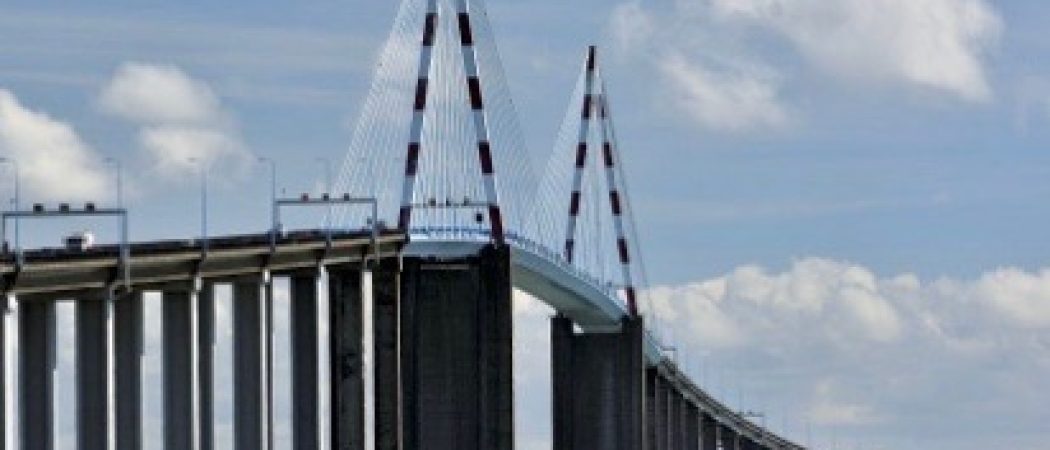 Vents forts en Loire-Atlantique prudence sur le pont de Saint-Nazaire
